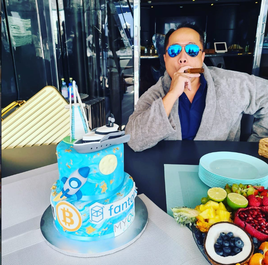 “币圈大亨	”叶俊德全裸坠亡