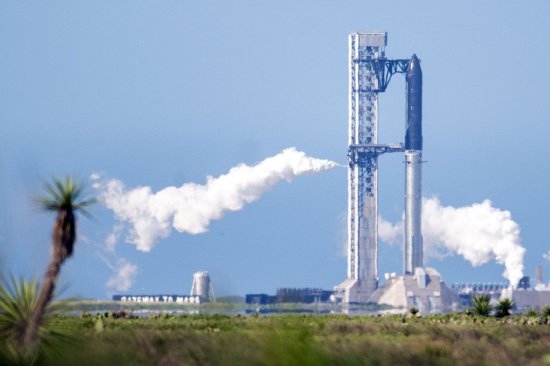SpaceX星舰首次入轨并部署26颗V3星链卫星 公司CFO称其为“创收飞行”